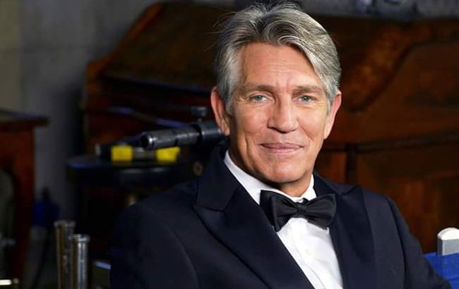 Розписався на спинах фанаток і привітав Сенцова: в Одесу прибув відомий голлівудський актор